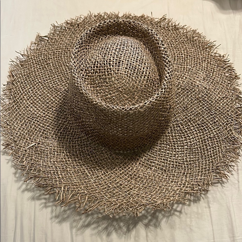 Lack of Color sunnydip fray hat size medium never worn.